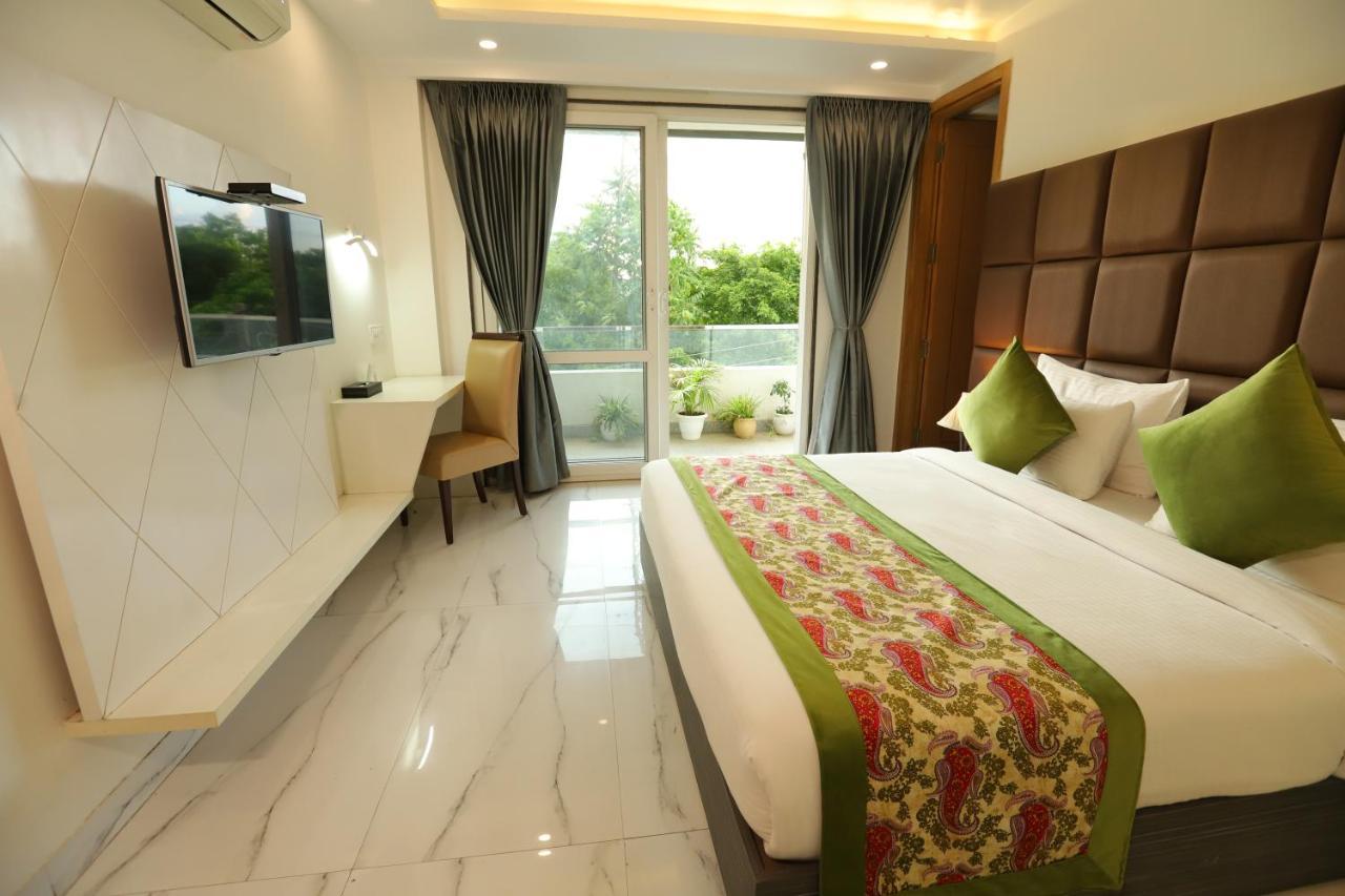 Hotel Keshav Residency Near Medanta Pure Veg グルガウン エクステリア 写真